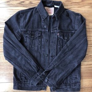 Levi’s Denim Jacket Make Offer!